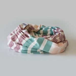 Lululemon Vinyasa Scarf excellent condition